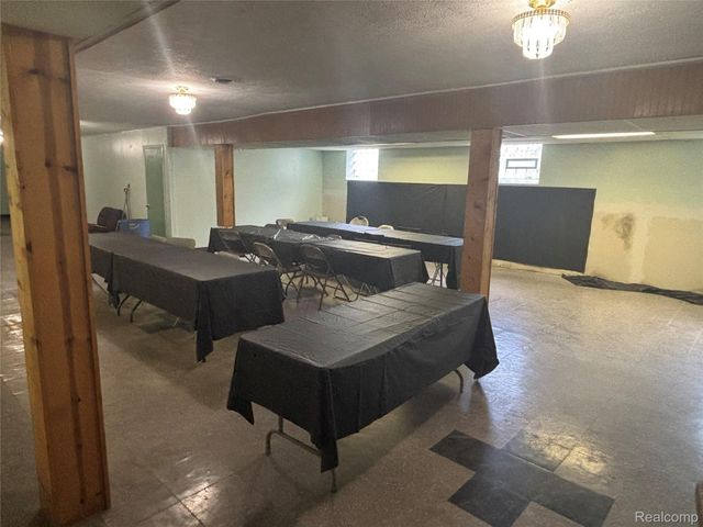 10510 Sterritt Street, Detroit, MI 48213