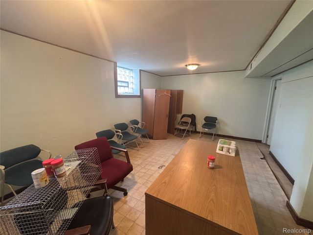 10510 Sterritt Street, Detroit, MI 48213