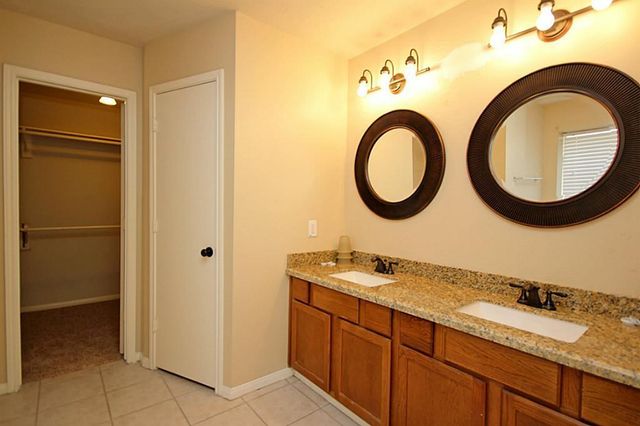 4935 Linden Place, Pearland, TX 77584
