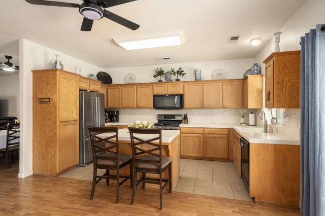 600 W Lake Street, Kingsburg, CA 93631