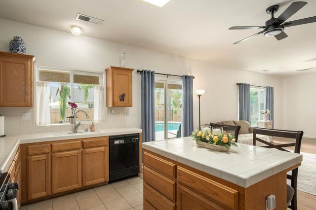 600 W Lake Street, Kingsburg, CA 93631