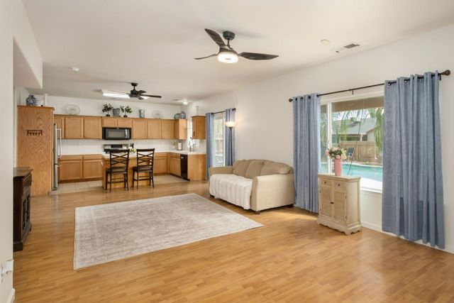 600 W Lake Street, Kingsburg, CA 93631