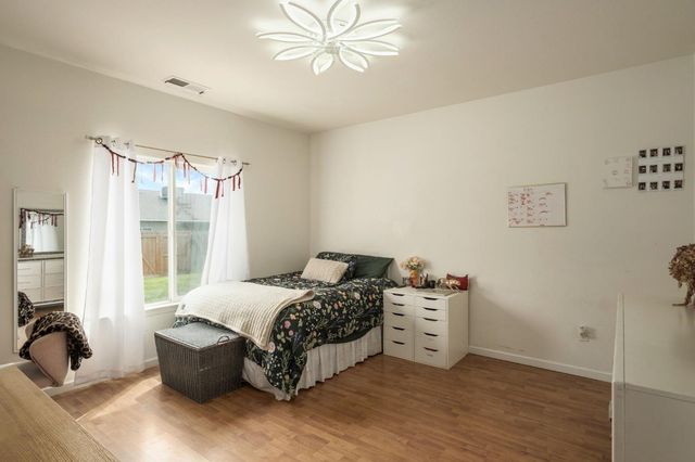 600 W Lake Street, Kingsburg, CA 93631