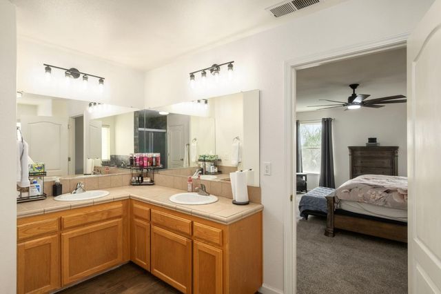 600 W Lake Street, Kingsburg, CA 93631