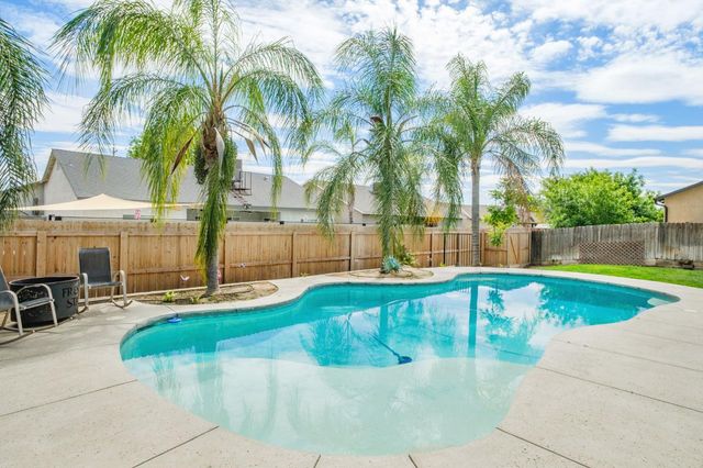 600 W Lake Street, Kingsburg, CA 93631