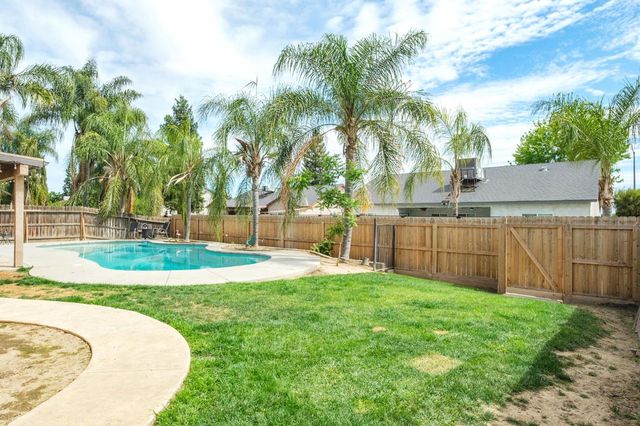 600 W Lake Street, Kingsburg, CA 93631