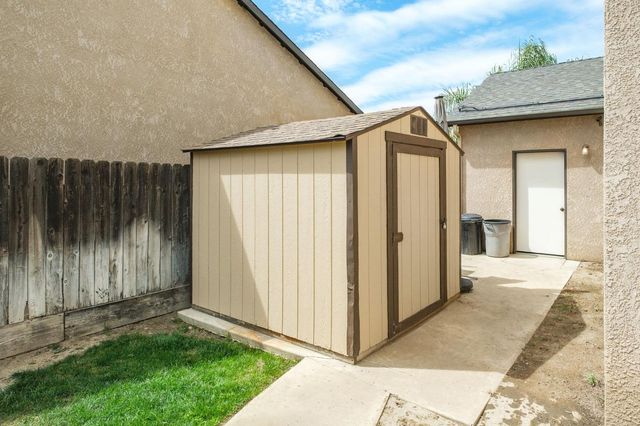 600 W Lake Street, Kingsburg, CA 93631