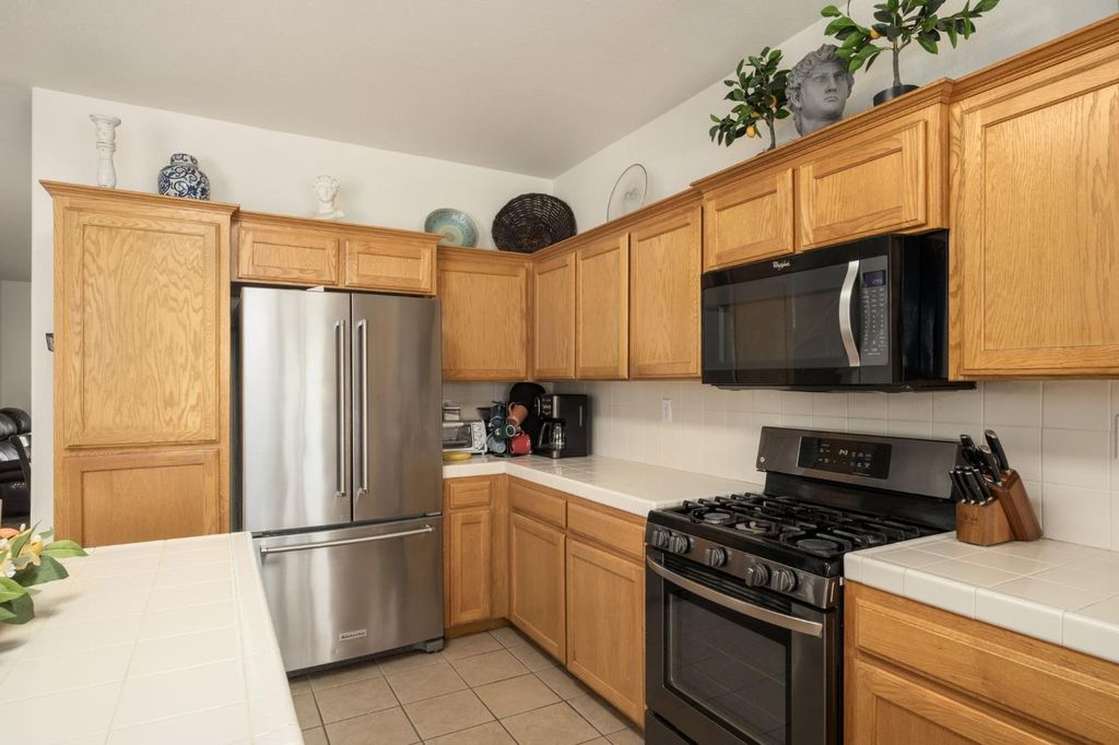 Image 12 of property listing at 600 W Lake Street, Kingsburg, CA 93631
