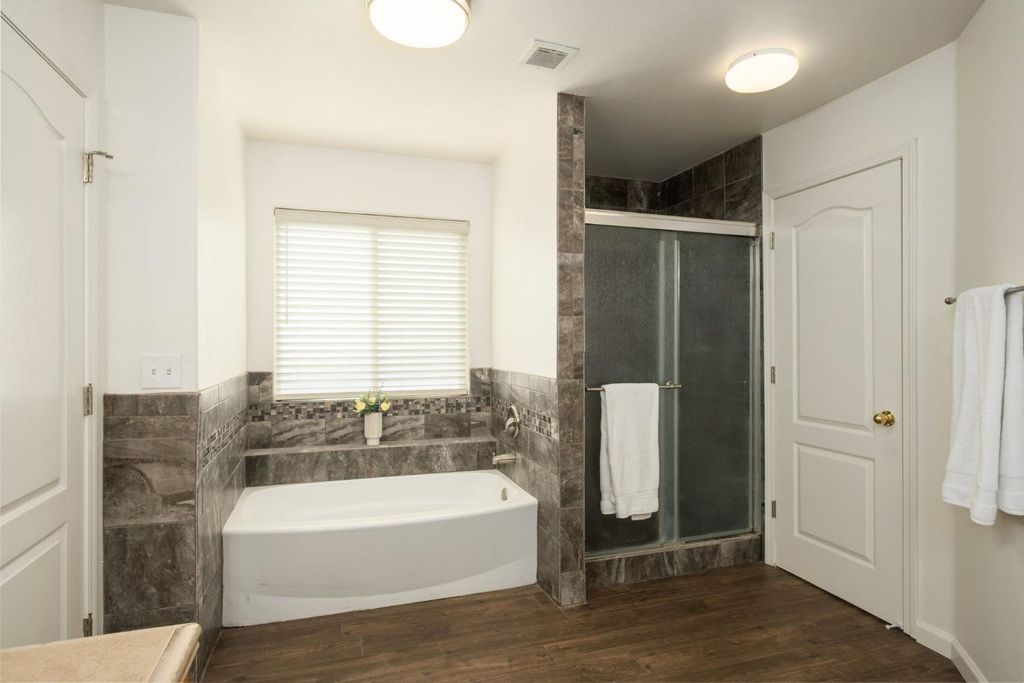 Image 23 of property listing at 600 W Lake Street, Kingsburg, CA 93631