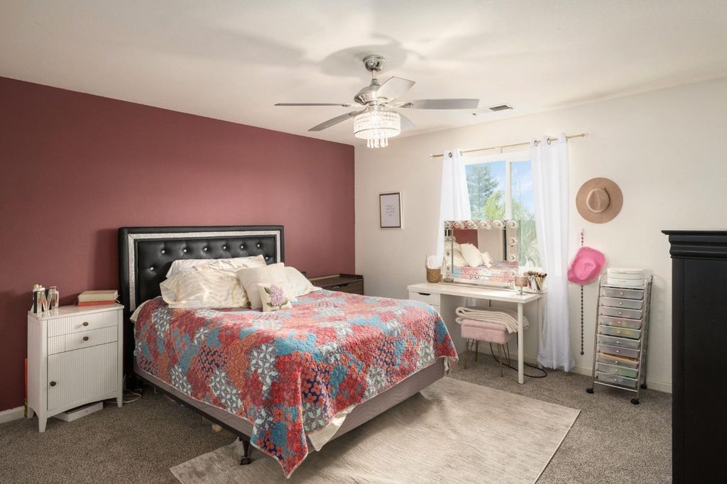 Image 24 of property listing at 600 W Lake Street, Kingsburg, CA 93631
