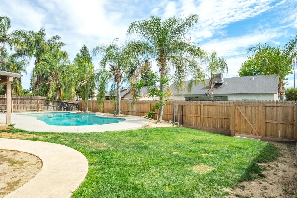 Image 30 of property listing at 600 W Lake Street, Kingsburg, CA 93631