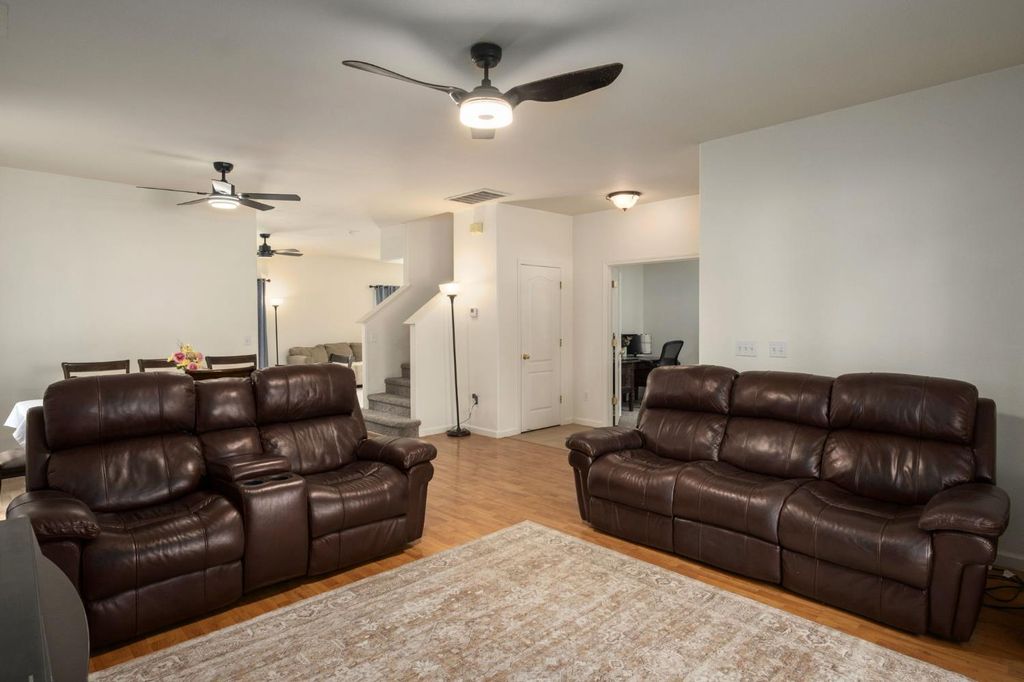 Image 6 of property listing at 600 W Lake Street, Kingsburg, CA 93631