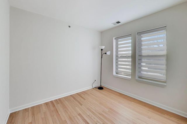 1 W OAK Avenue C1, La Grange Park, IL 60526