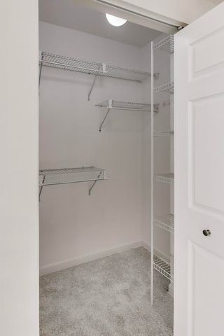 1 W OAK Avenue C1, La Grange Park, IL 60526