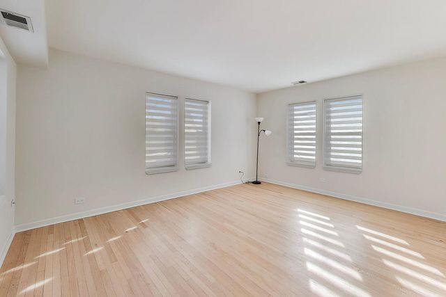 1 W OAK Avenue C1, La Grange Park, IL 60526