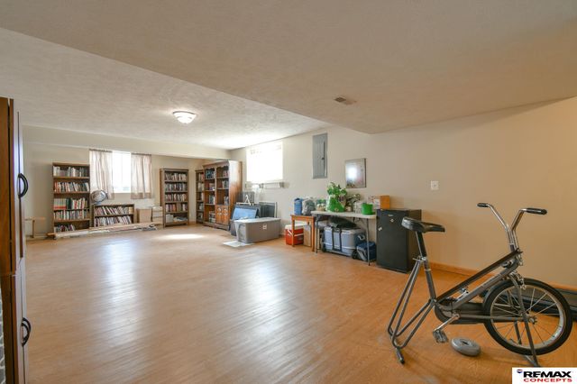 8750 Garland Street, Lincoln, NE 68505