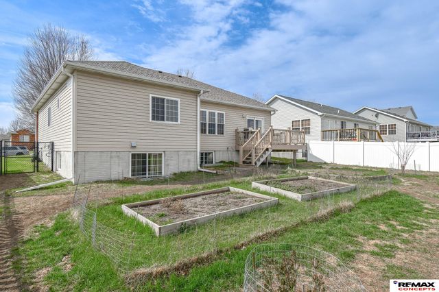 8750 Garland Street, Lincoln, NE 68505