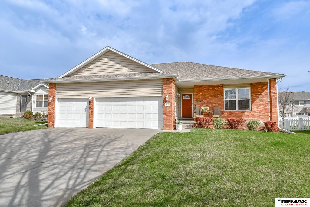 8750 Garland Street, Lincoln, NE 68505