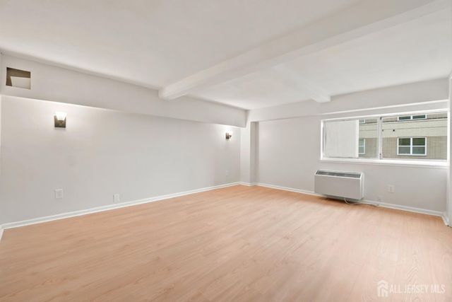 40 Fayette Street 37, Perth Amboy, NJ 08861