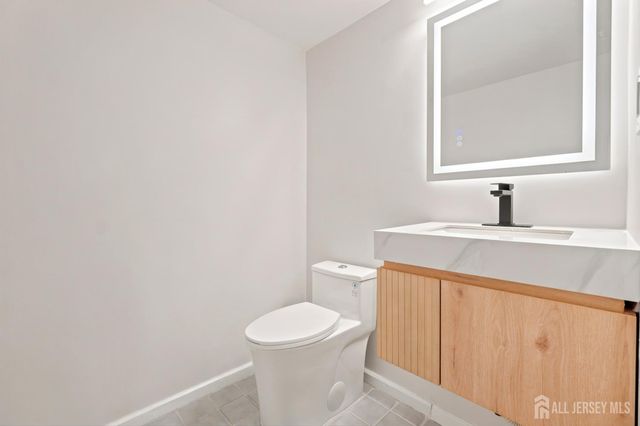 40 Fayette Street 37, Perth Amboy, NJ 08861