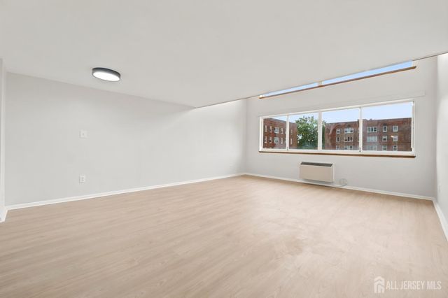 40 Fayette Street 37, Perth Amboy, NJ 08861