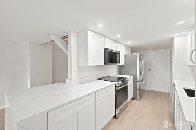 40 Fayette Street 37, Perth Amboy, NJ 08861