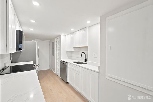40 Fayette Street 37, Perth Amboy, NJ 08861