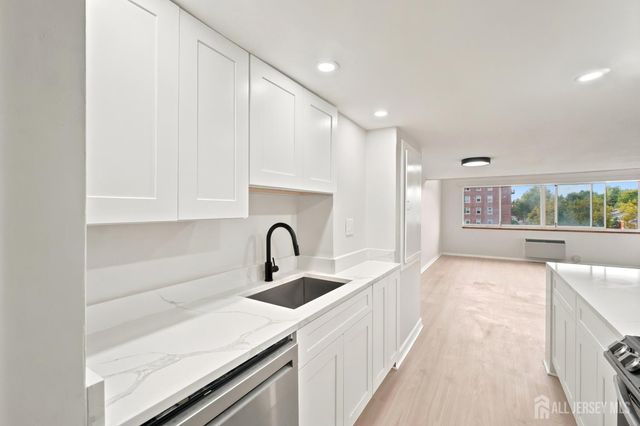 40 Fayette Street 37, Perth Amboy, NJ 08861