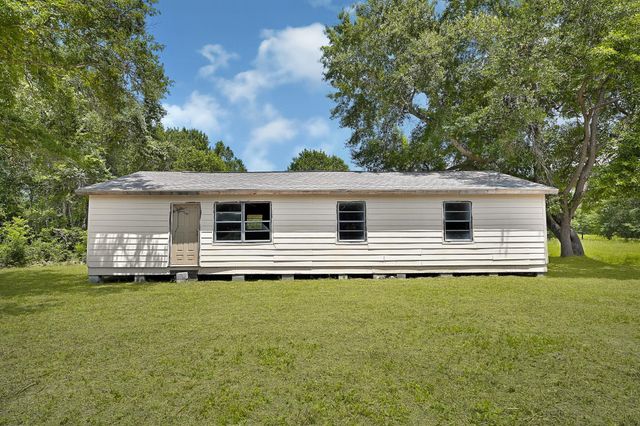 26417 Bedias Drive, Bedias, TX 77831