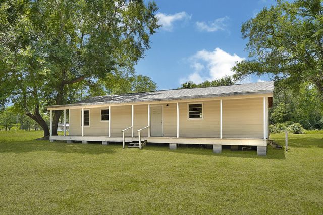 26417 Bedias Drive, Bedias, TX 77831