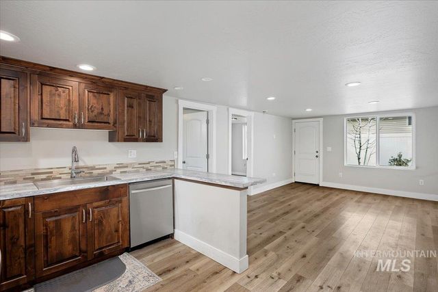 711 E Ave D, Jerome, ID 83338