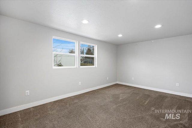 711 E Ave D, Jerome, ID 83338