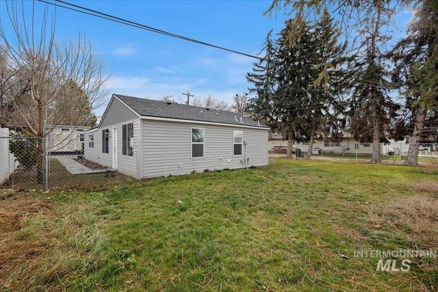 711 E Ave D, Jerome, ID 83338