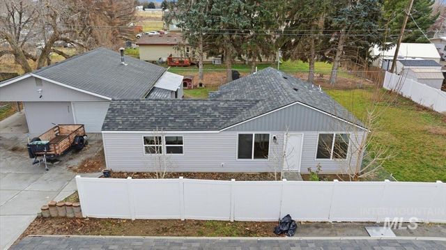 711 E Ave D, Jerome, ID 83338