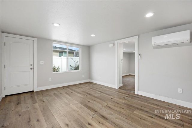 711 E Ave D, Jerome, ID 83338