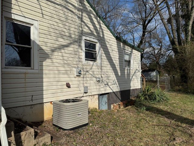 1611 10th ST, Roanoke, VA 24012