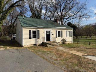 1611 10th ST, Roanoke, VA 24012