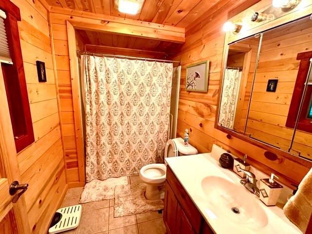 14365W Skiers Lane, Hayward, WI 54843