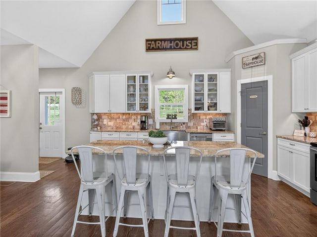 6920 Holly Springs Road, Clermont, GA 30527