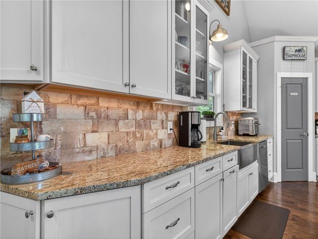6920 Holly Springs Road, Clermont, GA 30527