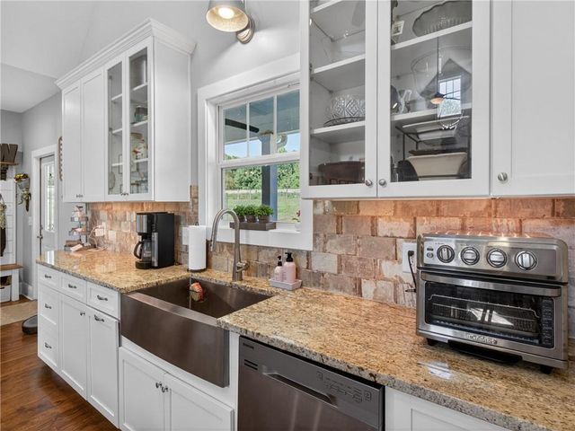 6920 Holly Springs Road, Clermont, GA 30527