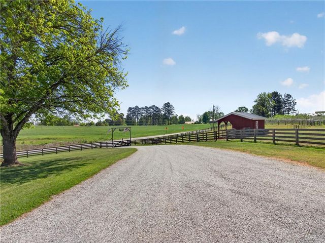 6920 Holly Springs Road, Clermont, GA 30527