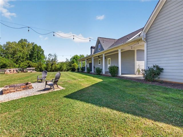6920 Holly Springs Road, Clermont, GA 30527