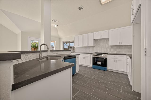 19015 White Horse Drive, Tomball, TX 77377