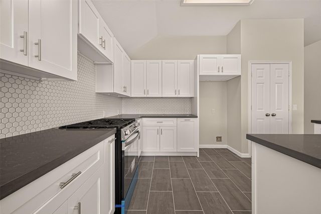19015 White Horse Drive, Tomball, TX 77377