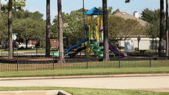19015 White Horse Drive, Tomball, TX 77377