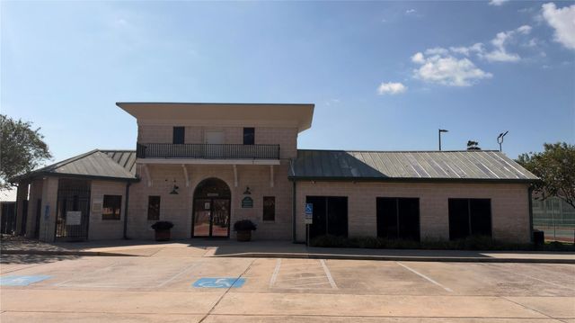 19015 White Horse Drive, Tomball, TX 77377