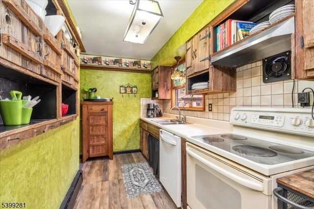 442 Little Brook Road, Lebanon Twp., NJ 08826