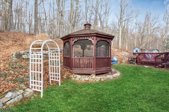 442 Little Brook Road, Lebanon Twp., NJ 08826