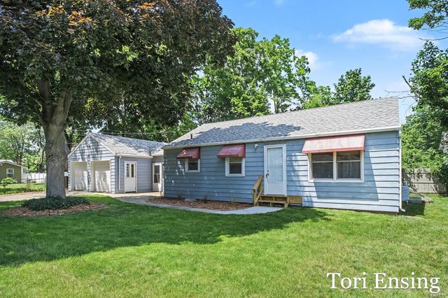 212.5 E Montcalm Street, Greenville City, MI 48838